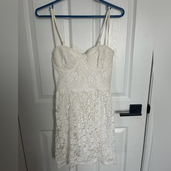 White lace Abercrombie dress size medium - Picture 1 of 3